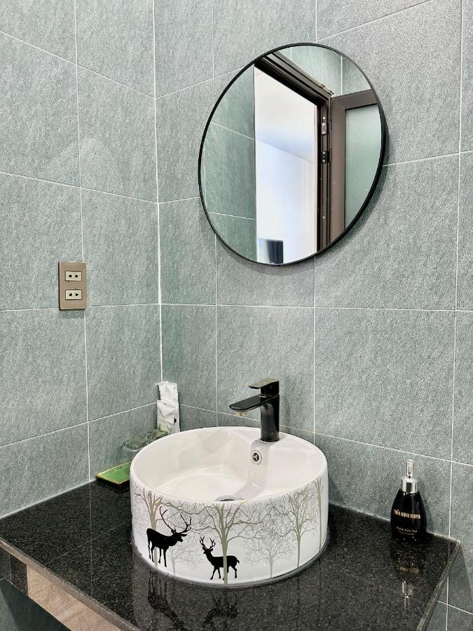 Chi Khu Co Ong Tuan Ninh Hotel II מראה חיצוני תמונה