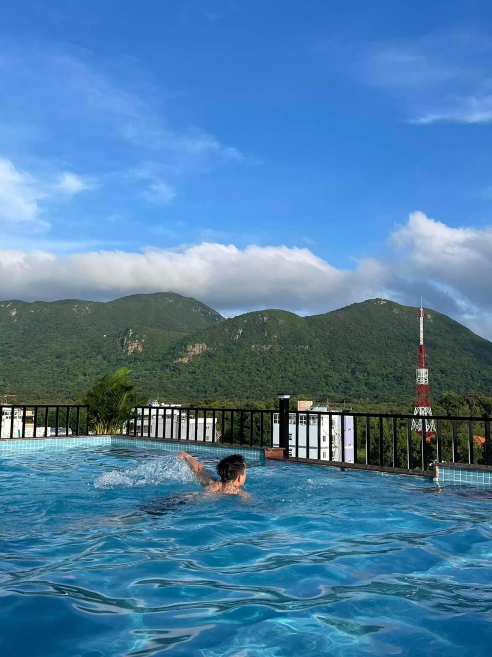 Chi Khu Co Ong Tuan Ninh Hotel II מראה חיצוני תמונה