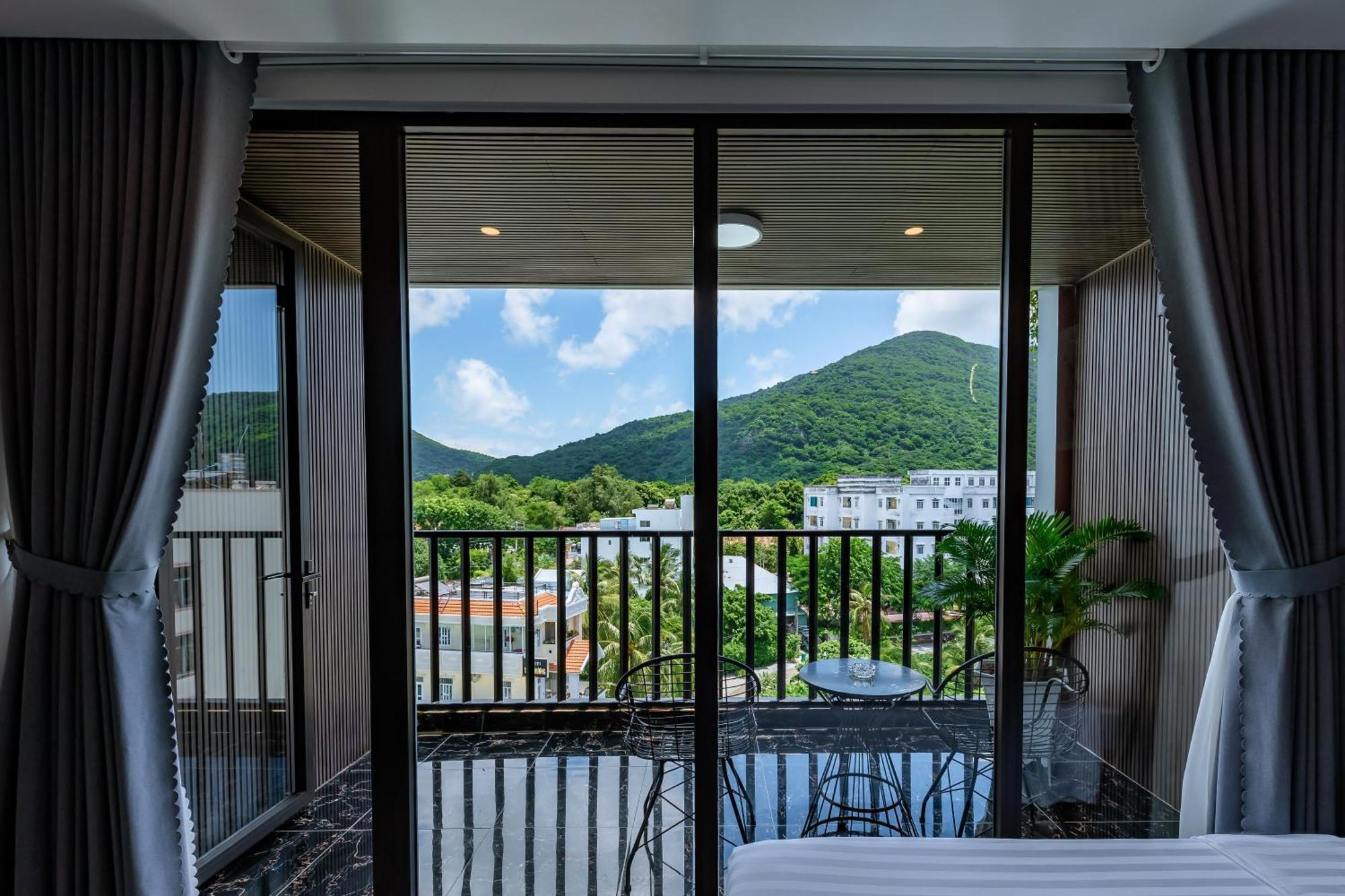 Chi Khu Co Ong Tuan Ninh Hotel II מראה חיצוני תמונה
